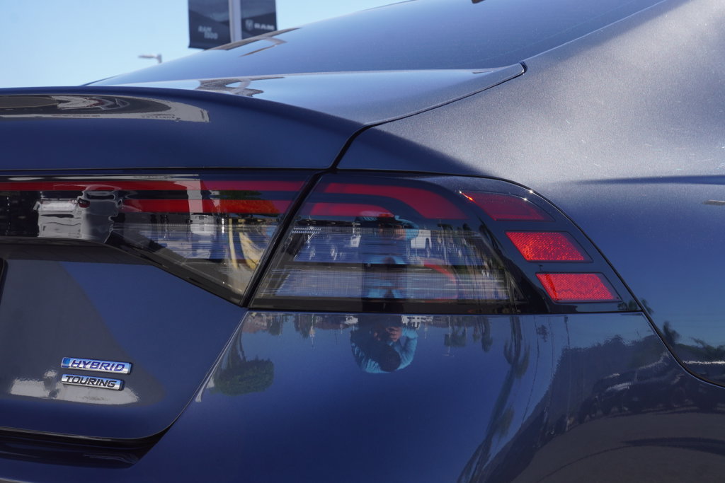 Used 2024 Honda Accord Touring image 11