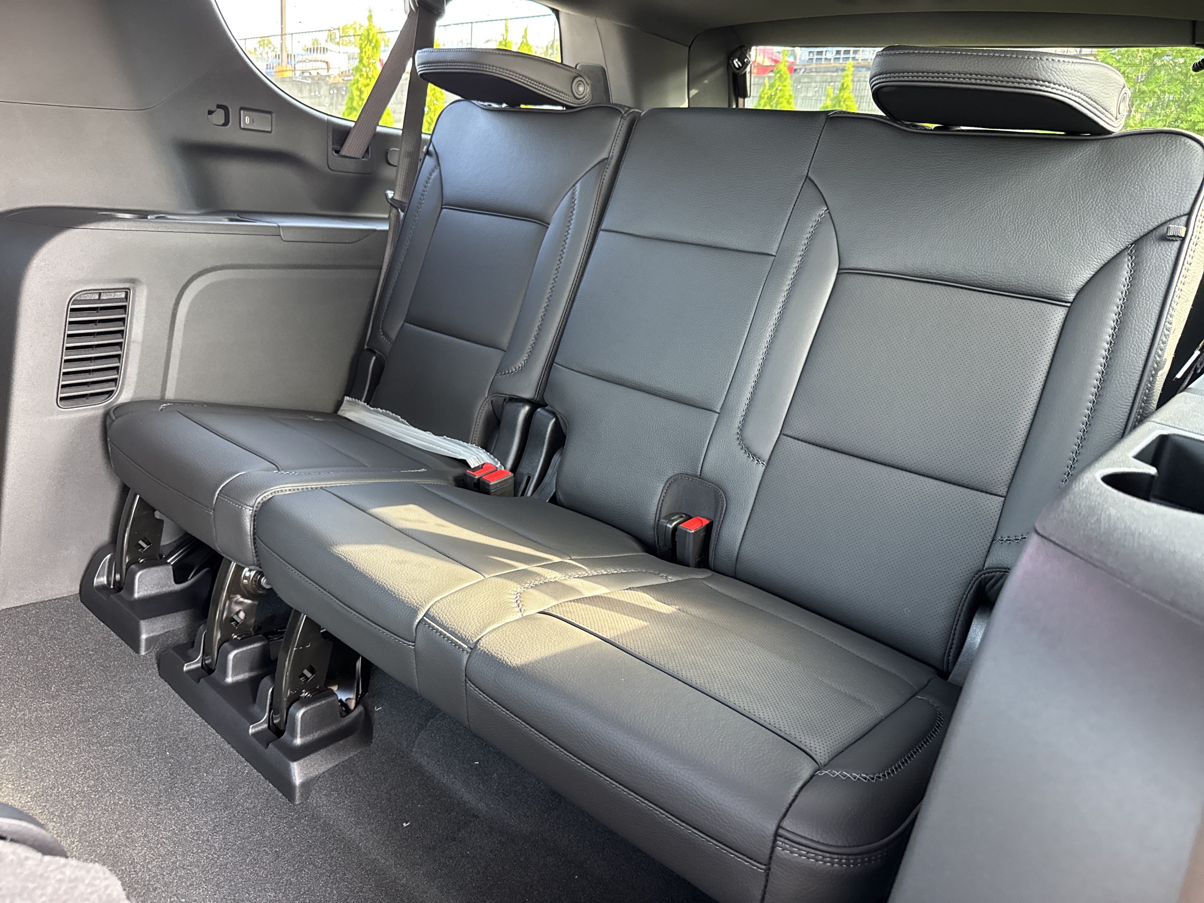 New 2026 GMC Yukon XL Denali w/ Sun & Power Step Package AWD/4WD image 32