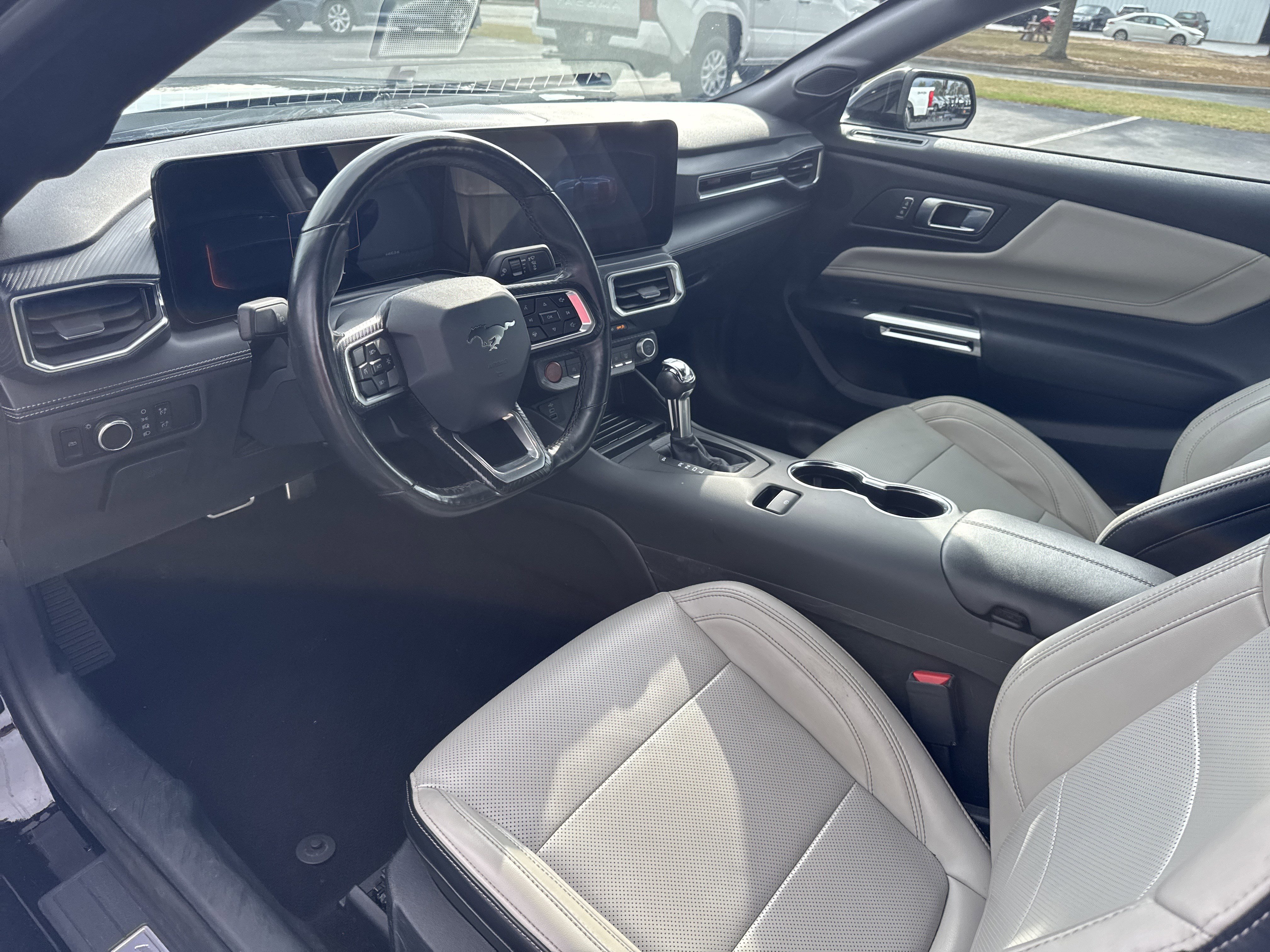 Used 2024 Ford Mustang Premium image 15