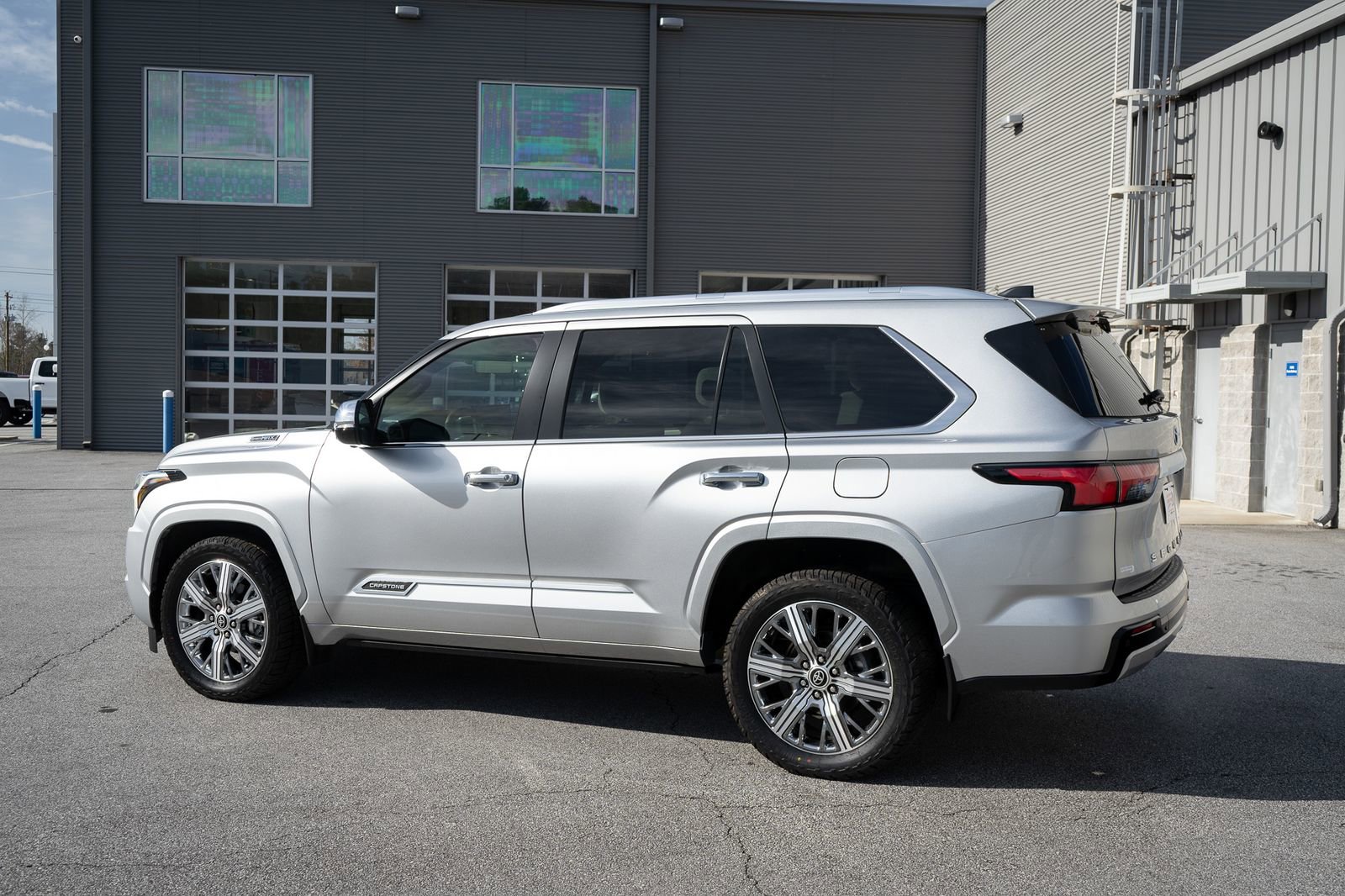 Used 2024 Toyota Sequoia Capstone AWD/4WD image 16