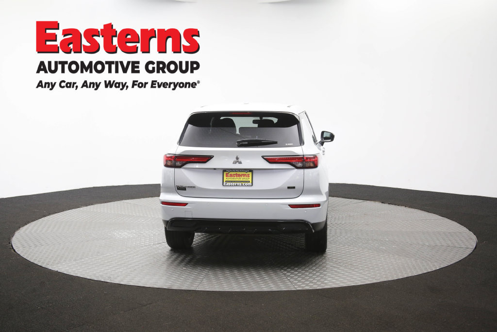Used 2023 Mitsubishi Outlander SE Black Edition AWD/4WD image 40