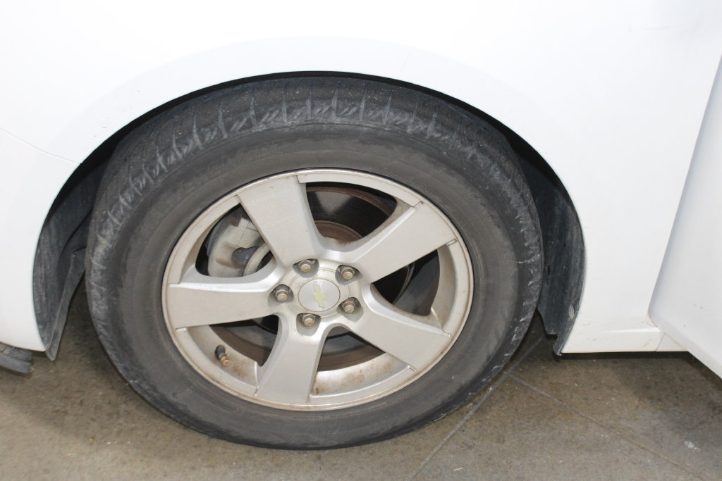 Used 2014 Chevrolet Cruze LT FWD image 33
