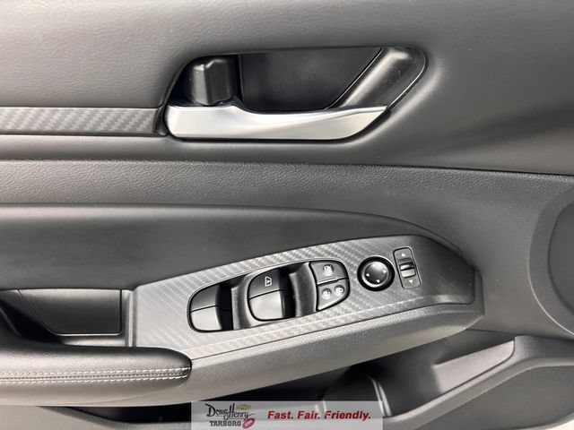 Used 2025 Nissan Altima 2.5 SV FWD image 28