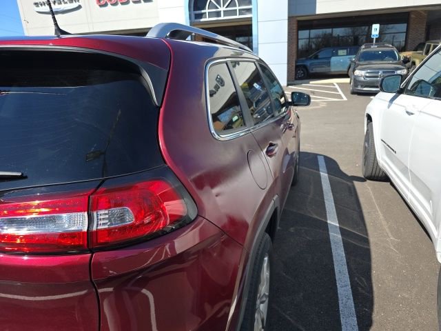 Used 2018 Jeep Cherokee Limited w/ Technology Group image 13