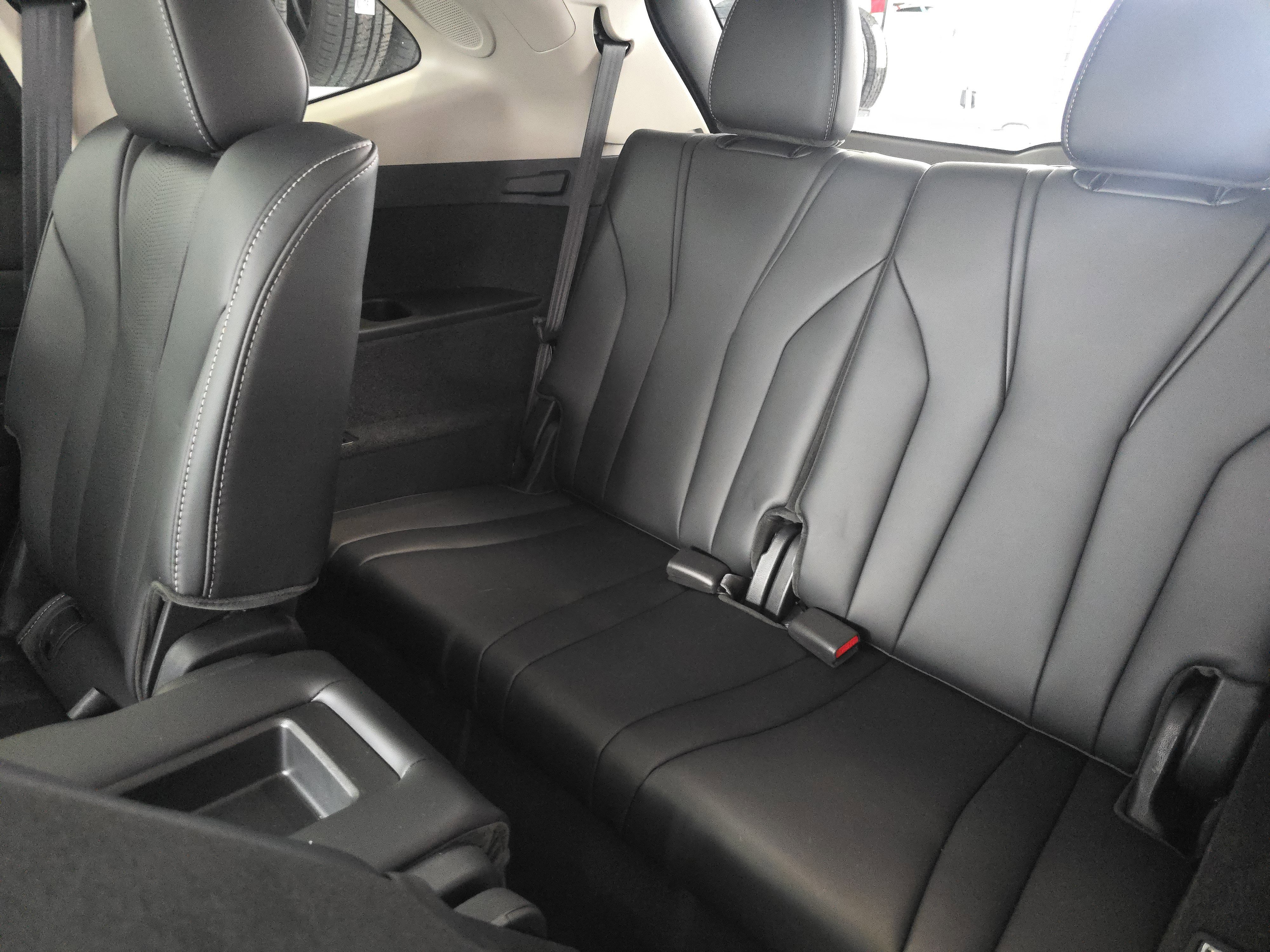 Used 2025 Acura MDX FWD w/ Technology Package image 24