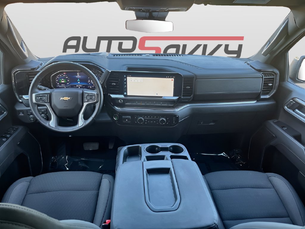 Used 2025 Chevrolet Silverado 1500 LT AWD/4WD image 23