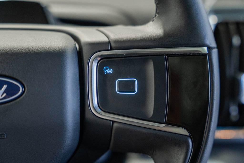 Used 2025 Ford Expedition Max Platinum w/ Driver's Package image 33