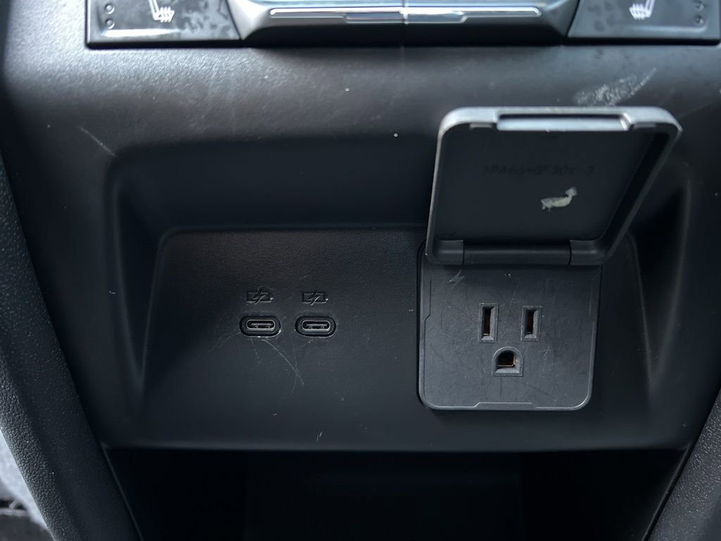 Used 2024 Chevrolet Traverse RS w/ LPO, Floor Liner Package image 31