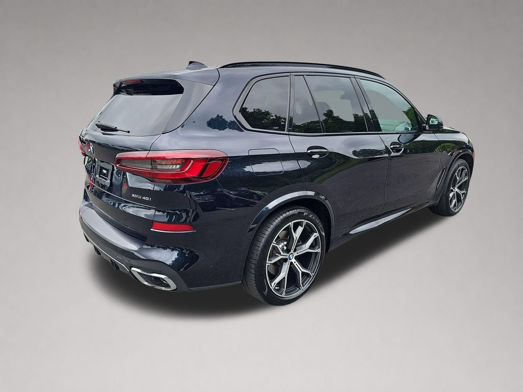 Certified 2022 BMW X5 xDrive40i w/ M Sport Package AWD/4WD image 4
