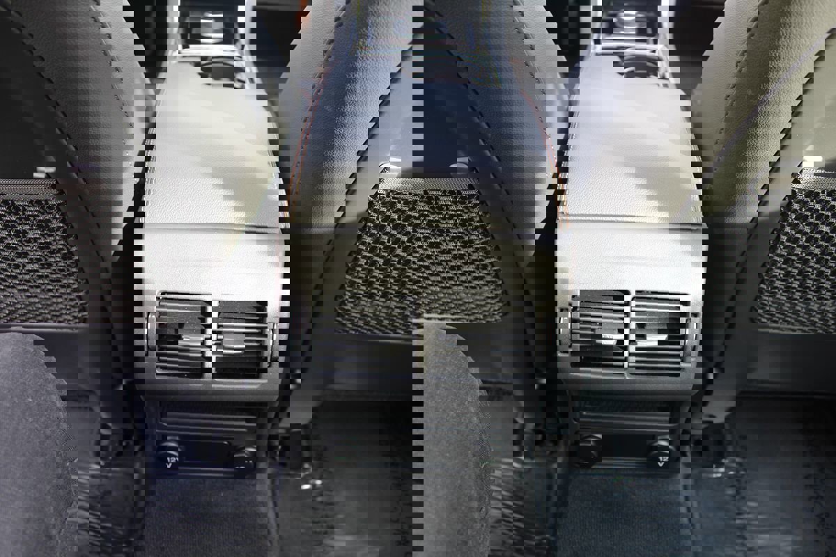 Used 2017 Jaguar XE Prestige image 26