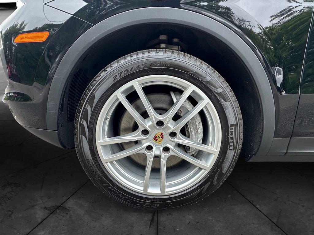Used 2023 Porsche Cayenne AWD/4WD image 14