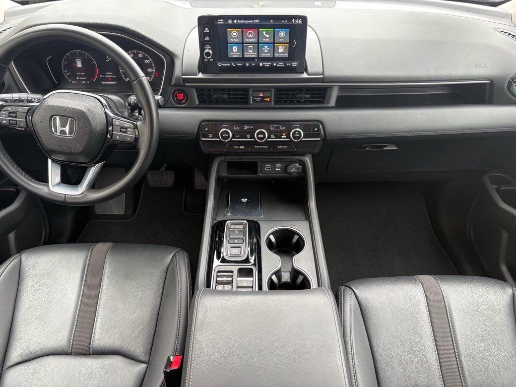 Certified 2025 Honda Pilot Touring image 2