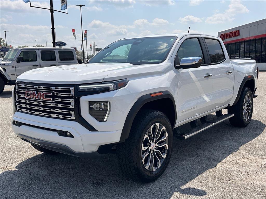 Used 2025 GMC Canyon Denali image 7