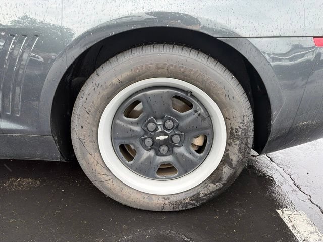 Used 2013 Chevrolet Camaro LS RWD image 9