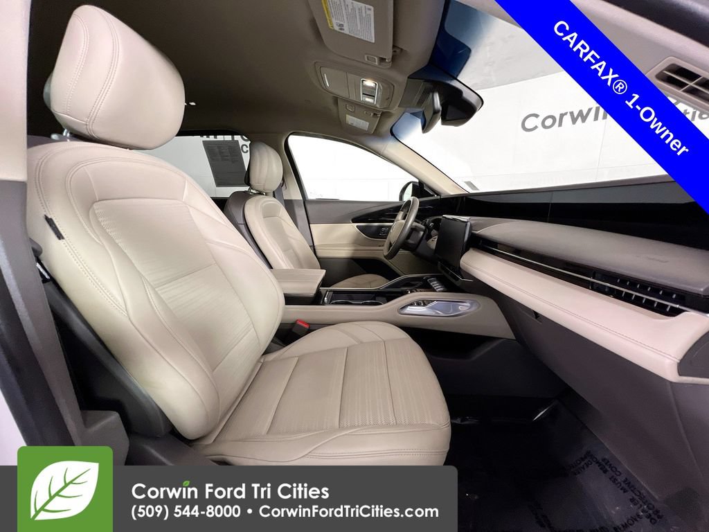 Used 2024 Lincoln Nautilus Reserve AWD/4WD image 17