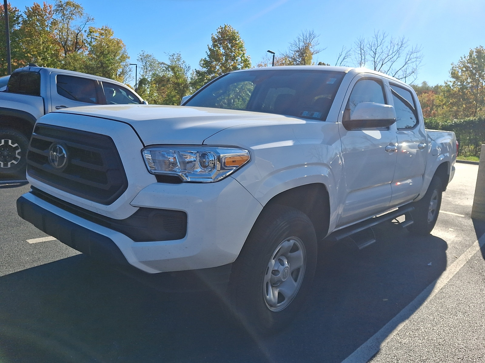 Certified 2023 Toyota Tacoma SR AWD/4WD image 2