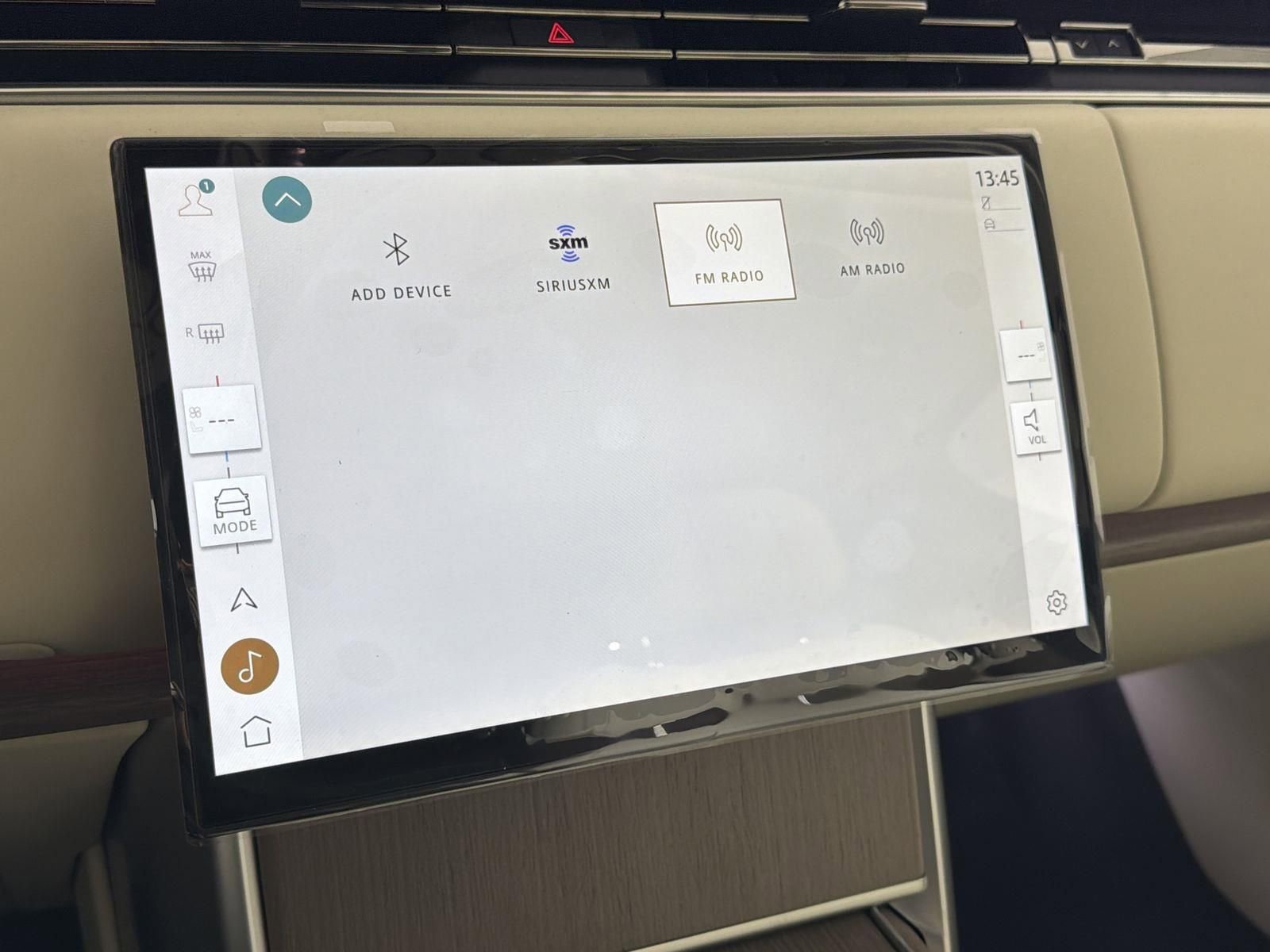 New 2026 Land Rover Range Rover SE image 18