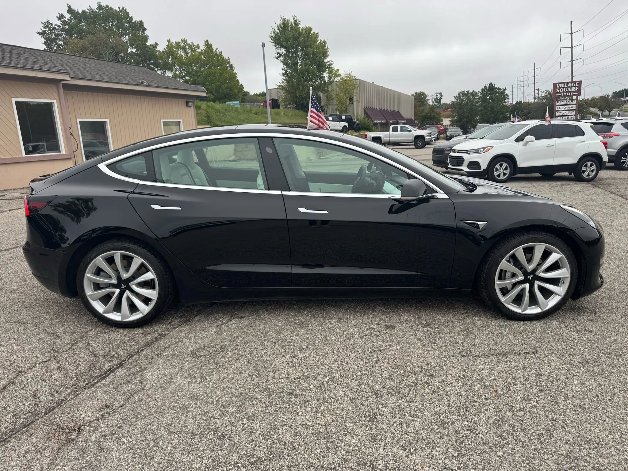 Used 2019 Tesla Model 3 Long Range image 2