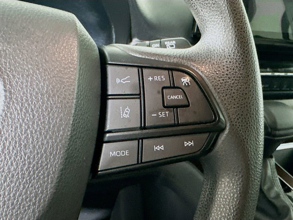 Used 2024 Toyota Sienna LE image 27