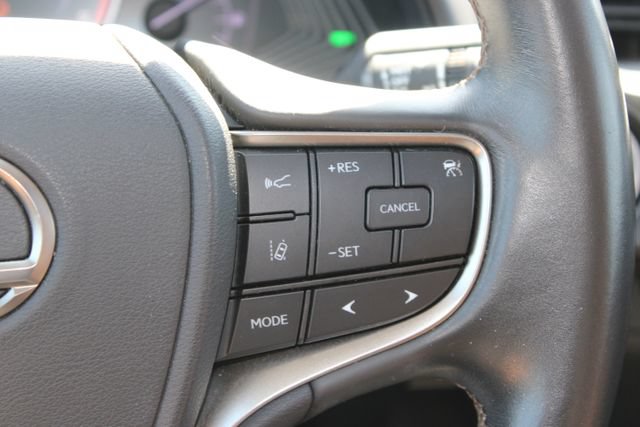 Used 2019 Lexus UX 200 FWD image 17