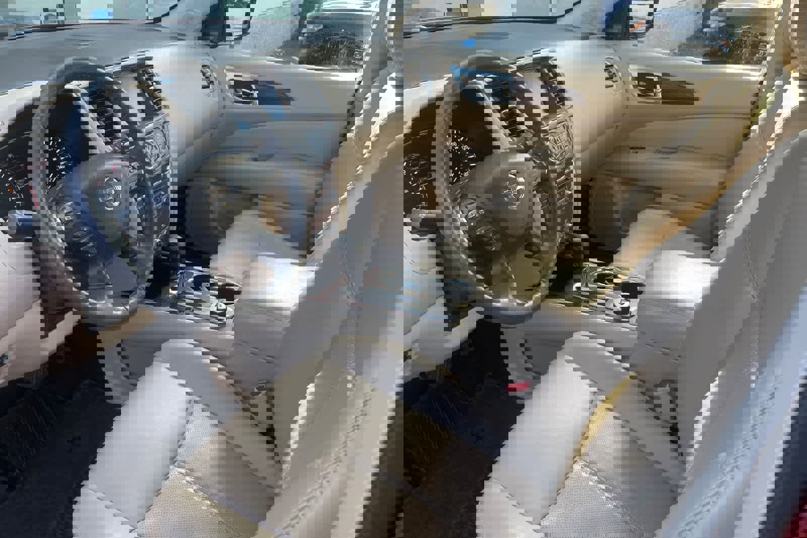 Used 2017 Nissan Pathfinder Platinum image 13