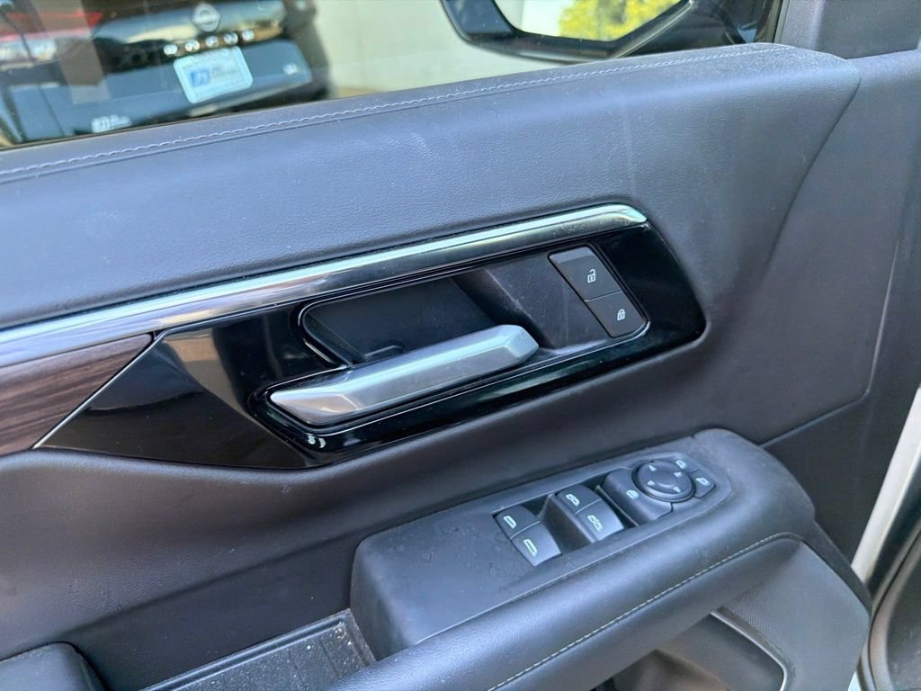Used 2025 Chevrolet Tahoe LS AWD/4WD image 10