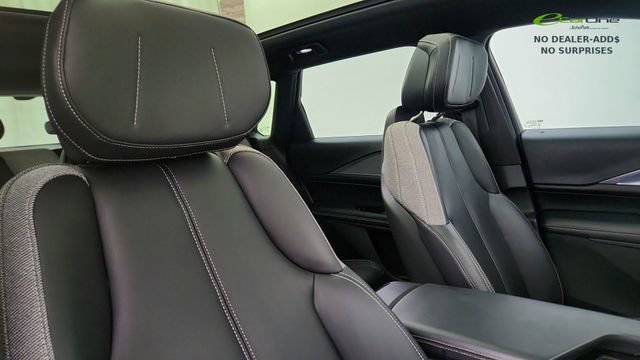 Used 2024 Cadillac Lyriq Tech RWD image 24