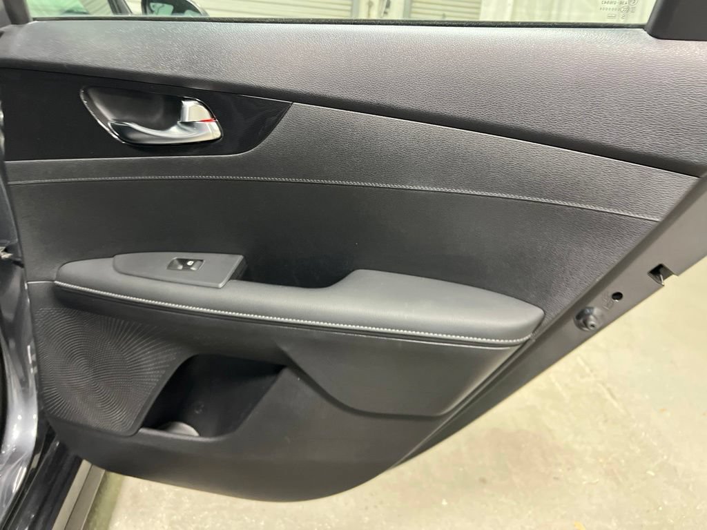 Used 2024 Kia Forte GT-Line w/ GT-Line Premium Package FWD image 12
