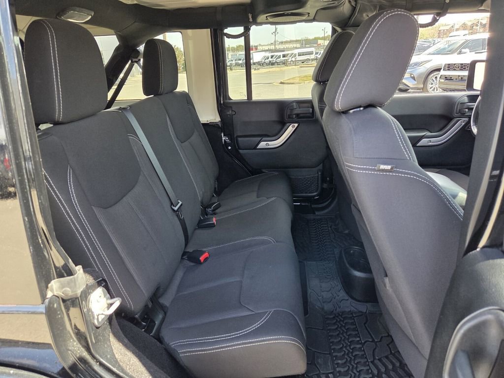 Used 2013 Jeep Wrangler Unlimited Sahara w/ Connectivity Group image 11