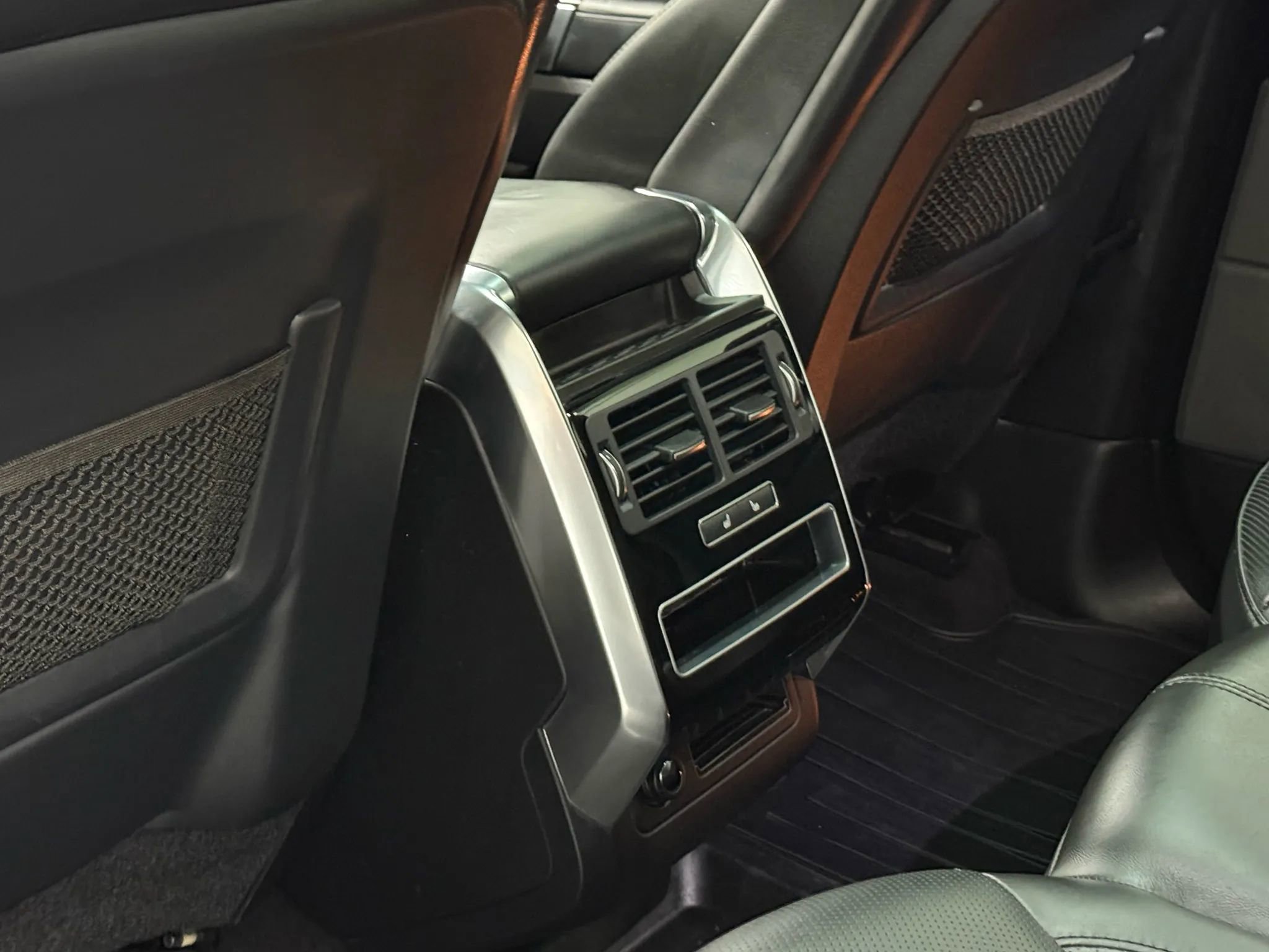 Used 2016 Land Rover Range Rover Sport HSE image 33