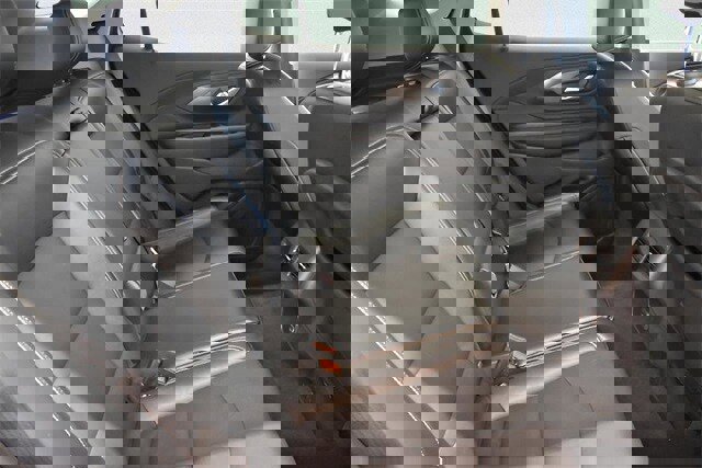 Used 2024 GMC Terrain SLT w/ Elevation Edition image 19