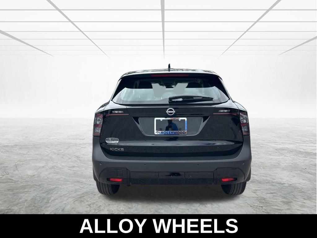 Used 2025 Nissan Kicks S image 6
