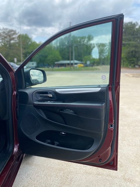 Used 2019 Dodge Grand Caravan GT FWD image 15