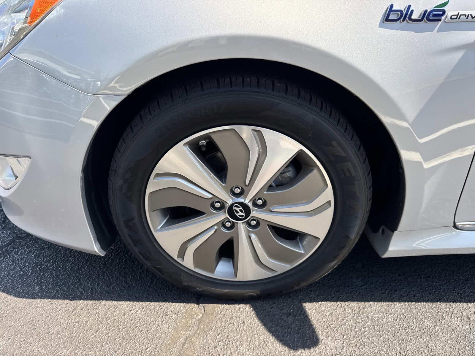 Used 2014 Hyundai Sonata Limited w/ Panoramic Sunroof Package 02 FWD image 10