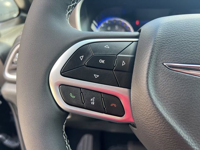 New 2026 Chrysler Pacifica Select image 11