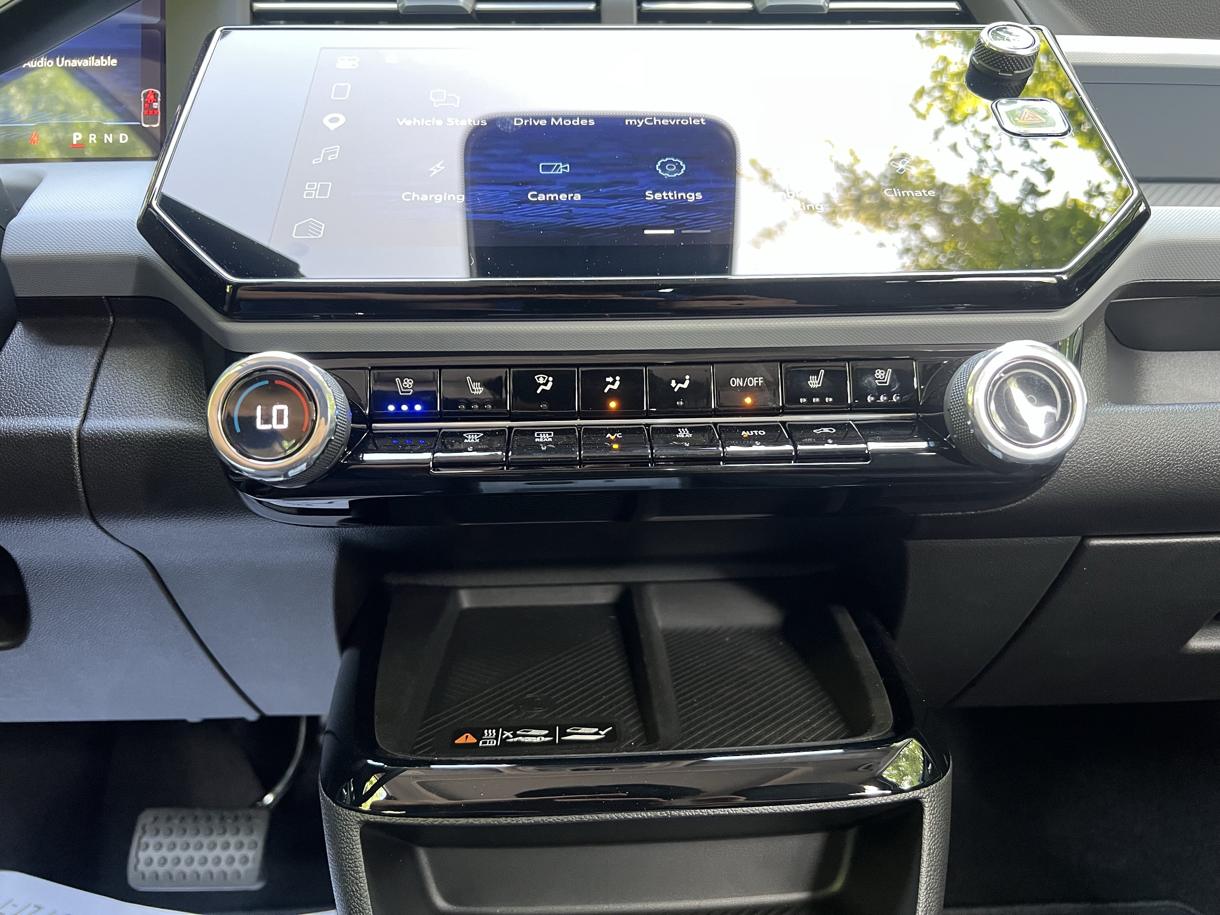 New 2027 Chevrolet Bolt RS w/ Technology Package FWD image 28