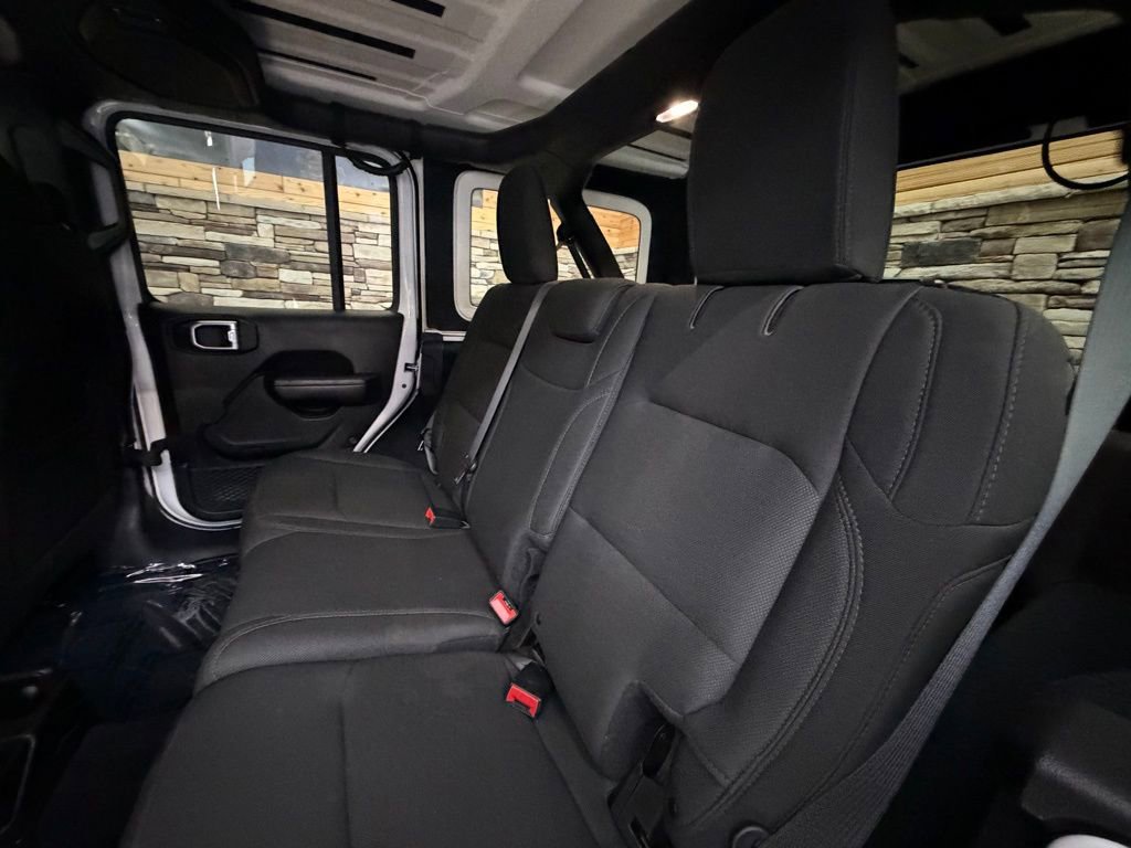 Used 2018 Jeep Wrangler Unlimited Sport S image 27