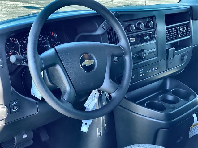 New 2025 Chevrolet Express 2500 Work Van image 10
