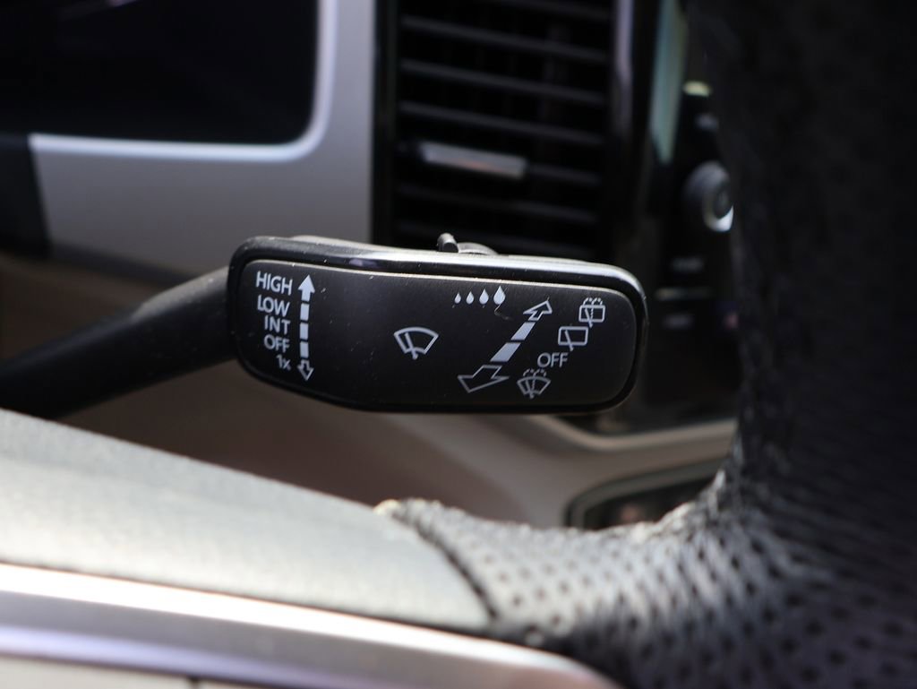 Certified 2023 Volkswagen Atlas SEL Premium image 42