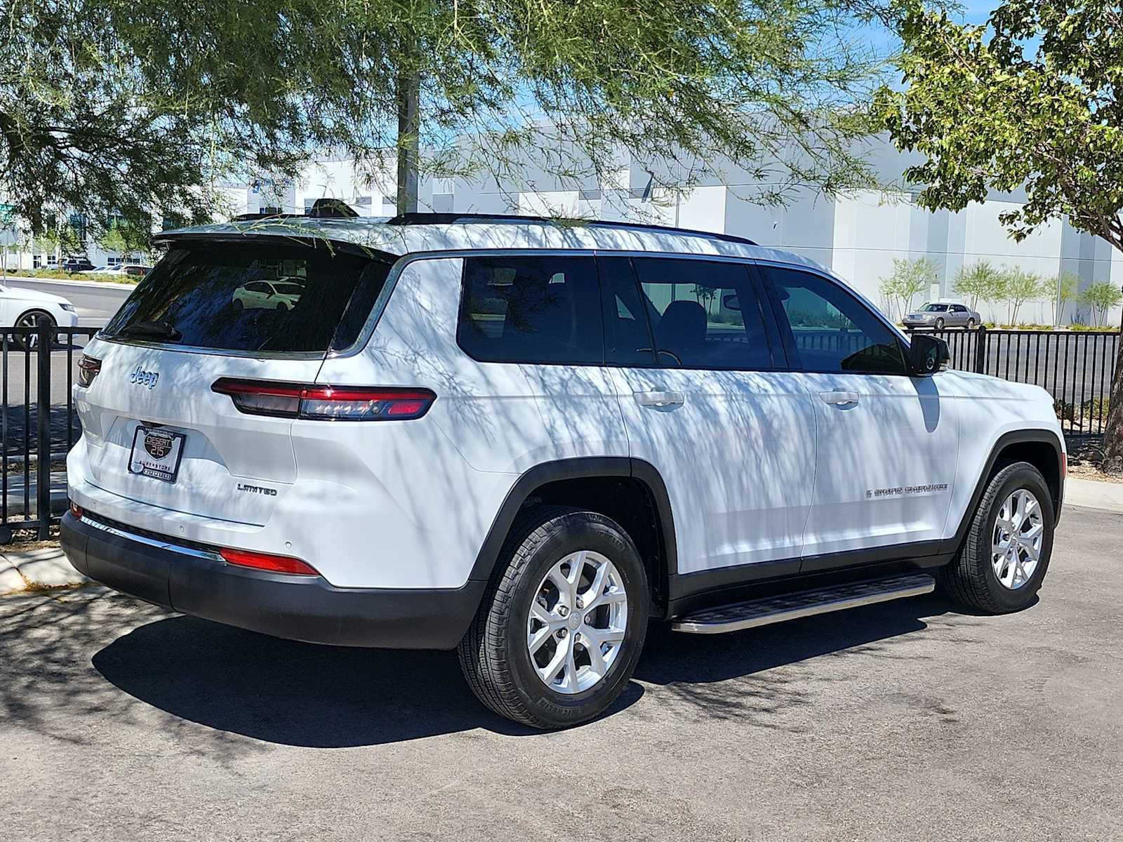 Used 2024 Jeep Grand Cherokee L Limited RWD image 8