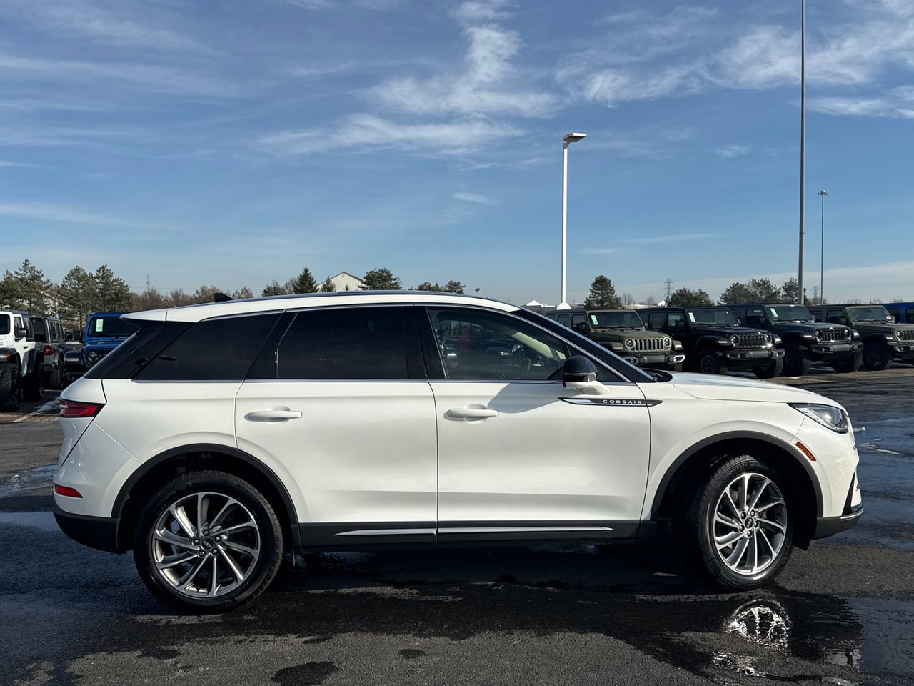 Used 2024 Lincoln Corsair AWD w/ Equipment Group 101A image 2