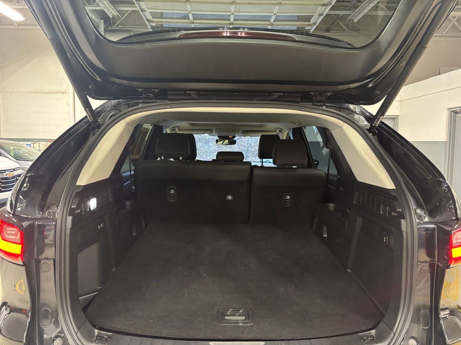 Used 2025 MAZDA CX-70 3.3 Turbo w/ Preferred Package image 34