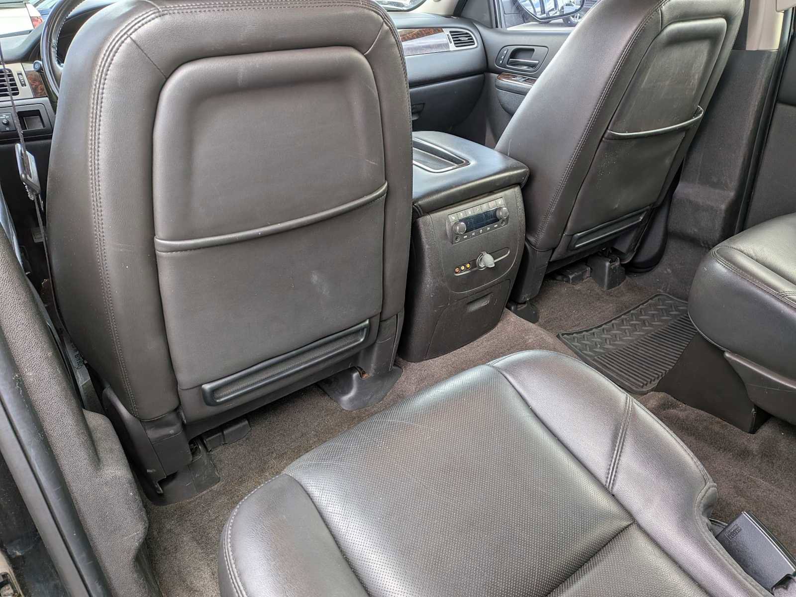 Used 2014 GMC Yukon XL Denali image 16