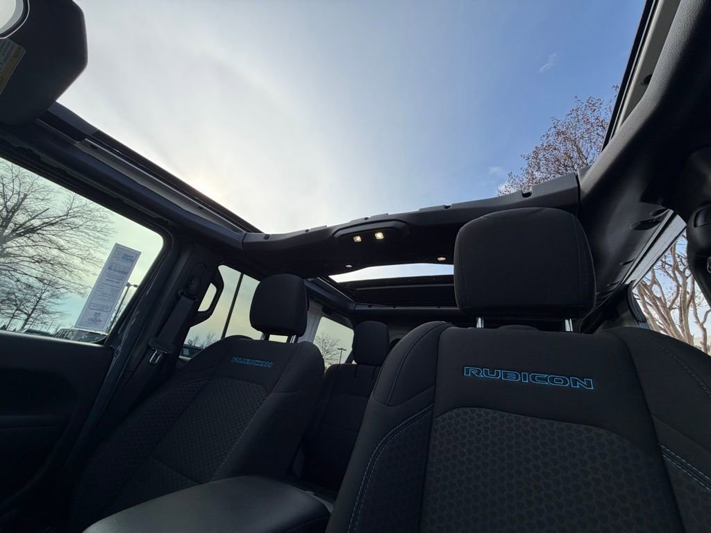 Certified 2025 Jeep Wrangler Unlimited Rubicon 4xe w/ Convenience Group image 32