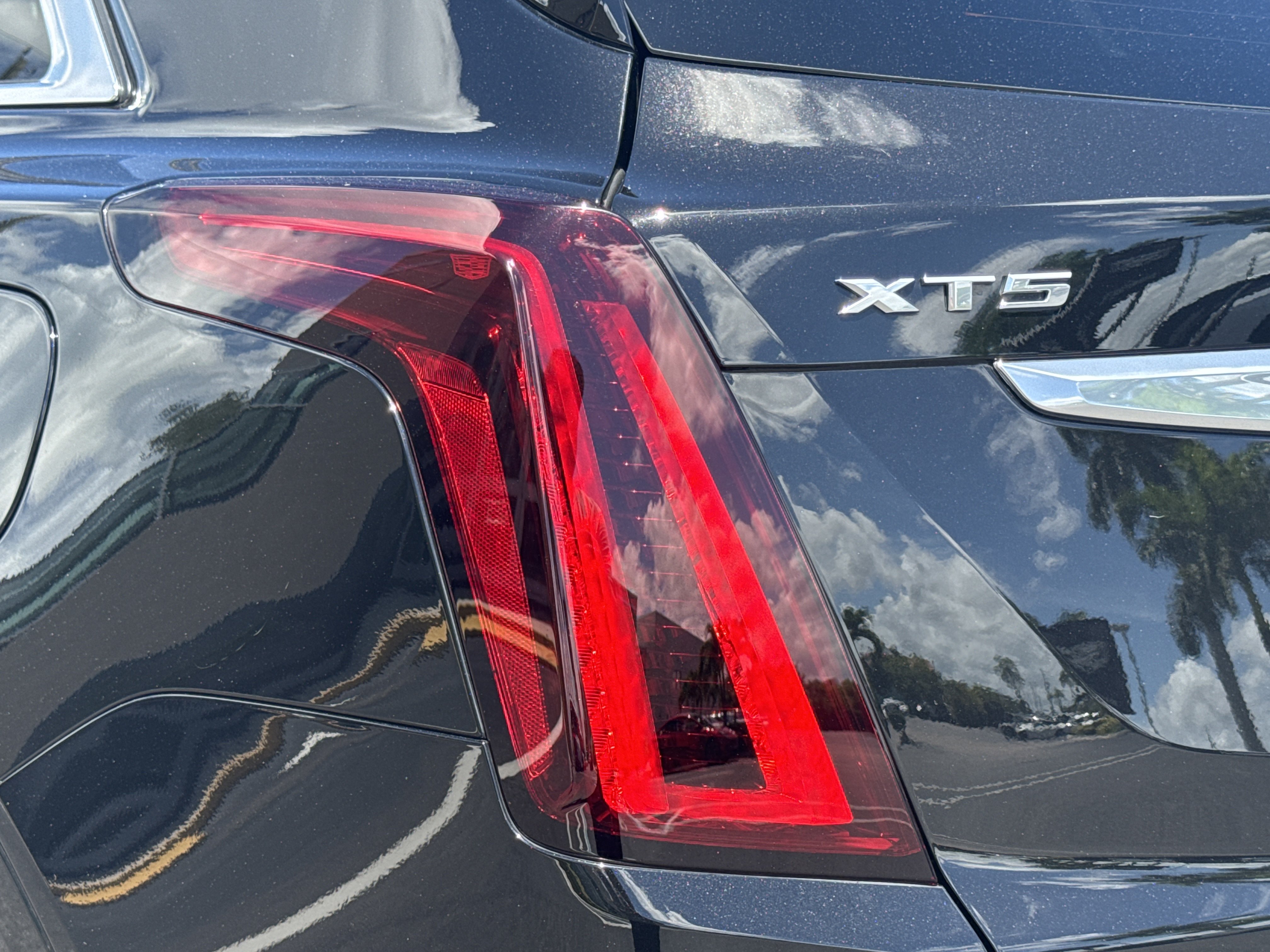 Certified 2024 Cadillac XT5 Premium Luxury w/ Technology Package FWD image 10