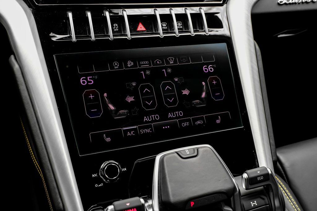 Used 2022 Lamborghini Urus image 23
