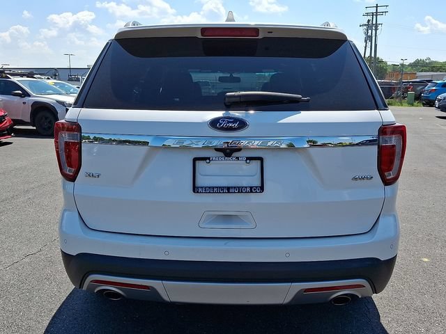 Used 2017 Ford Explorer XLT w/ Equipment Group 202A AWD/4WD image 6