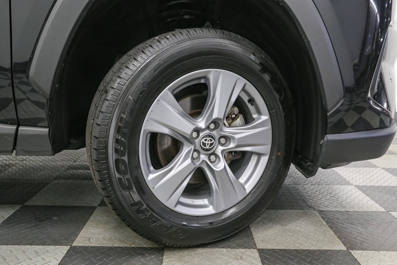 Used 2025 Toyota RAV4 XLE AWD/4WD image 15
