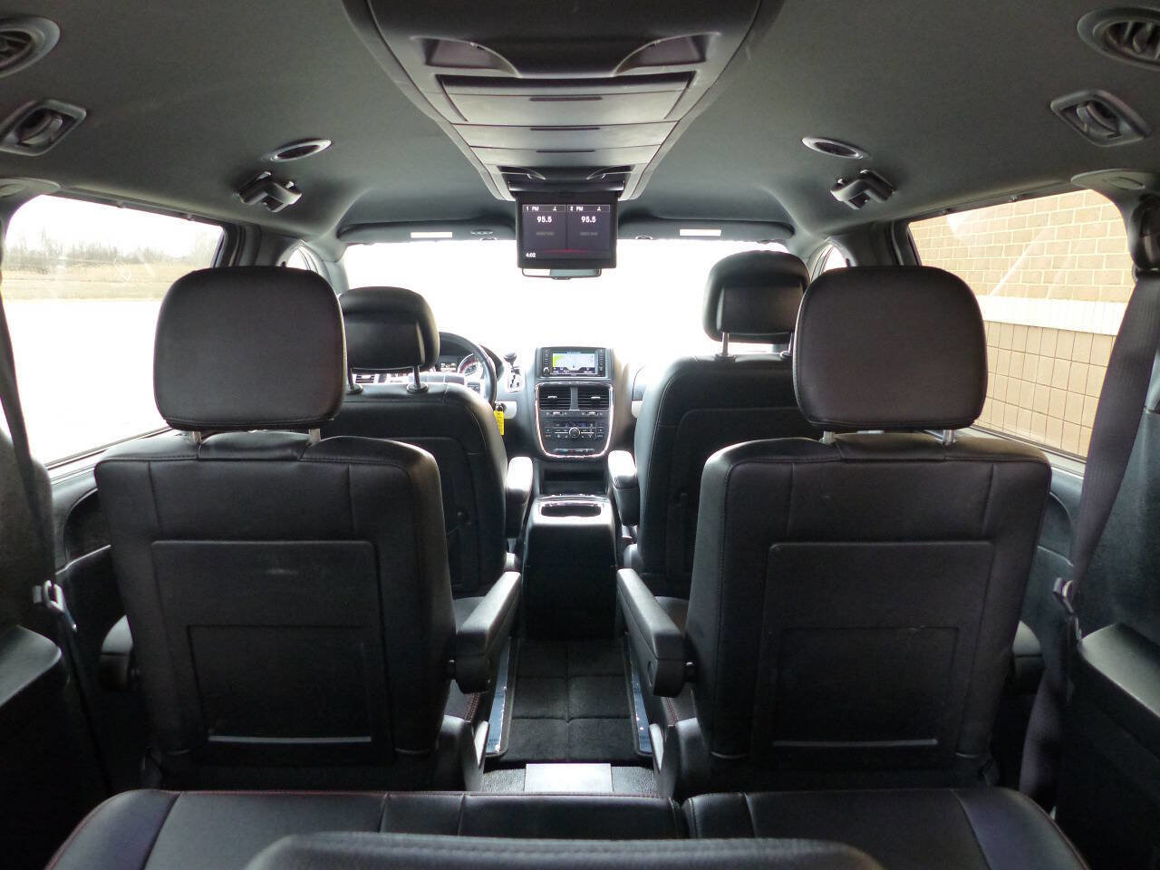 Used 2016 Dodge Grand Caravan R/T w/ Driver Convenience Group image 21