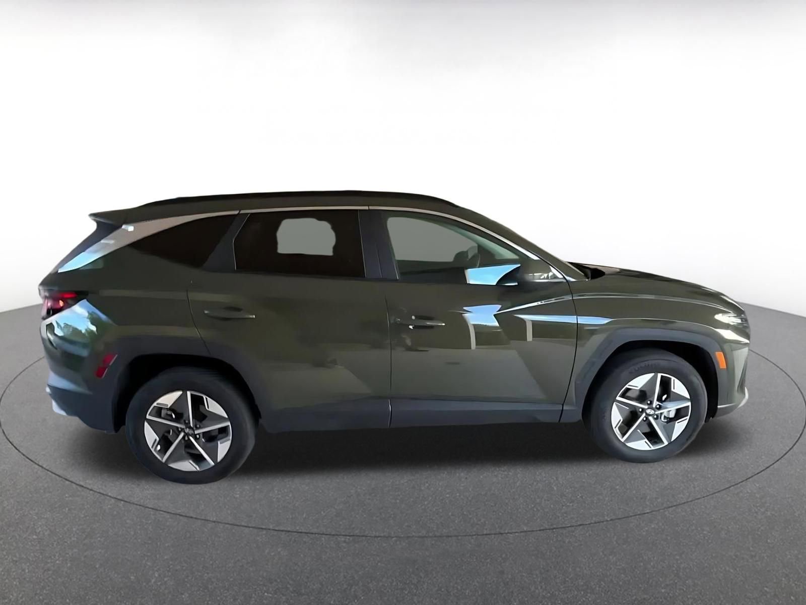 Used 2025 Hyundai Tucson SEL AWD/4WD image 16